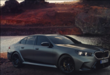 新款 BMW M5 可选配 M 性能配件